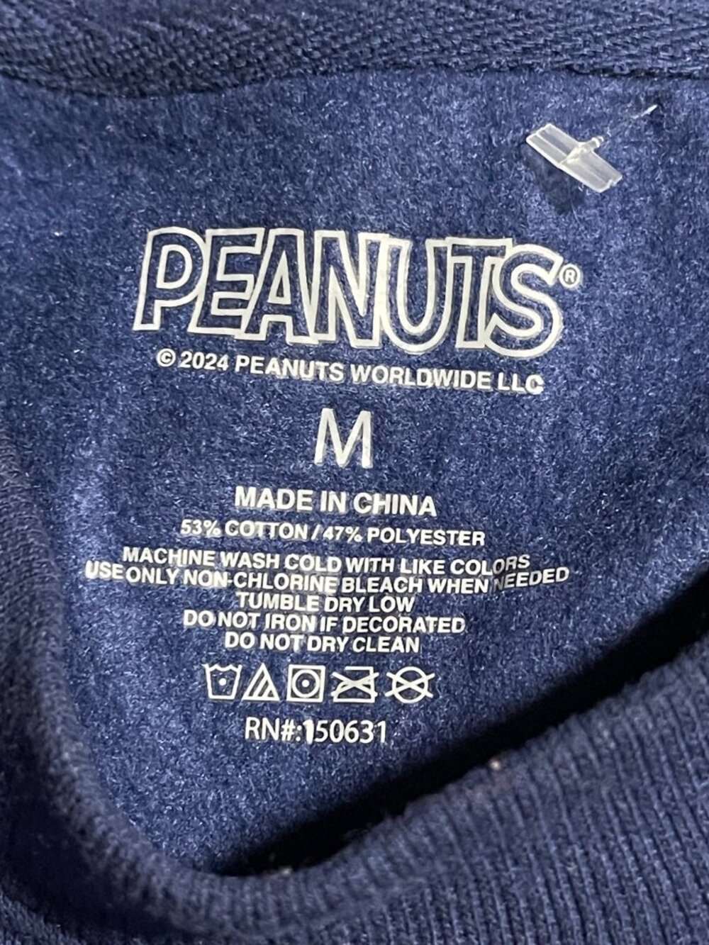 Peanuts Snoopy Football Club Sweatshirt Navy Blue Red Stripes Crewneck M - Picture 5 of 5